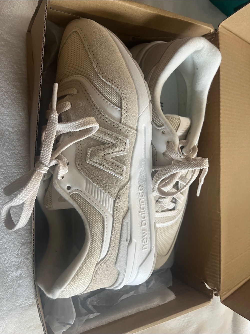 New Balance Light Cream/Tan Casual Sneakers